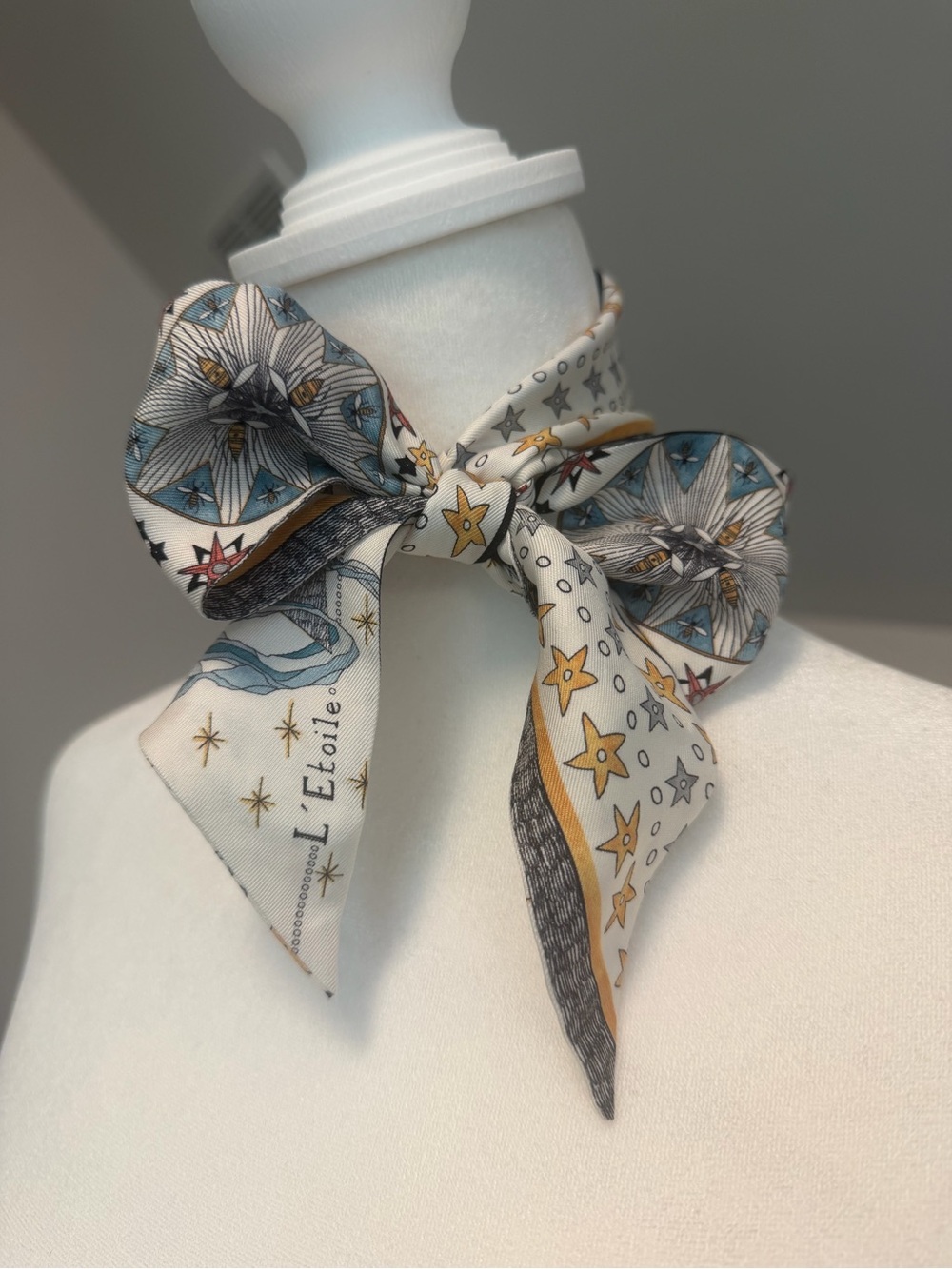 Christian Dior LEtoile Tarot Mitzah Silk Scarf White Yellow Star Skinny w/COA